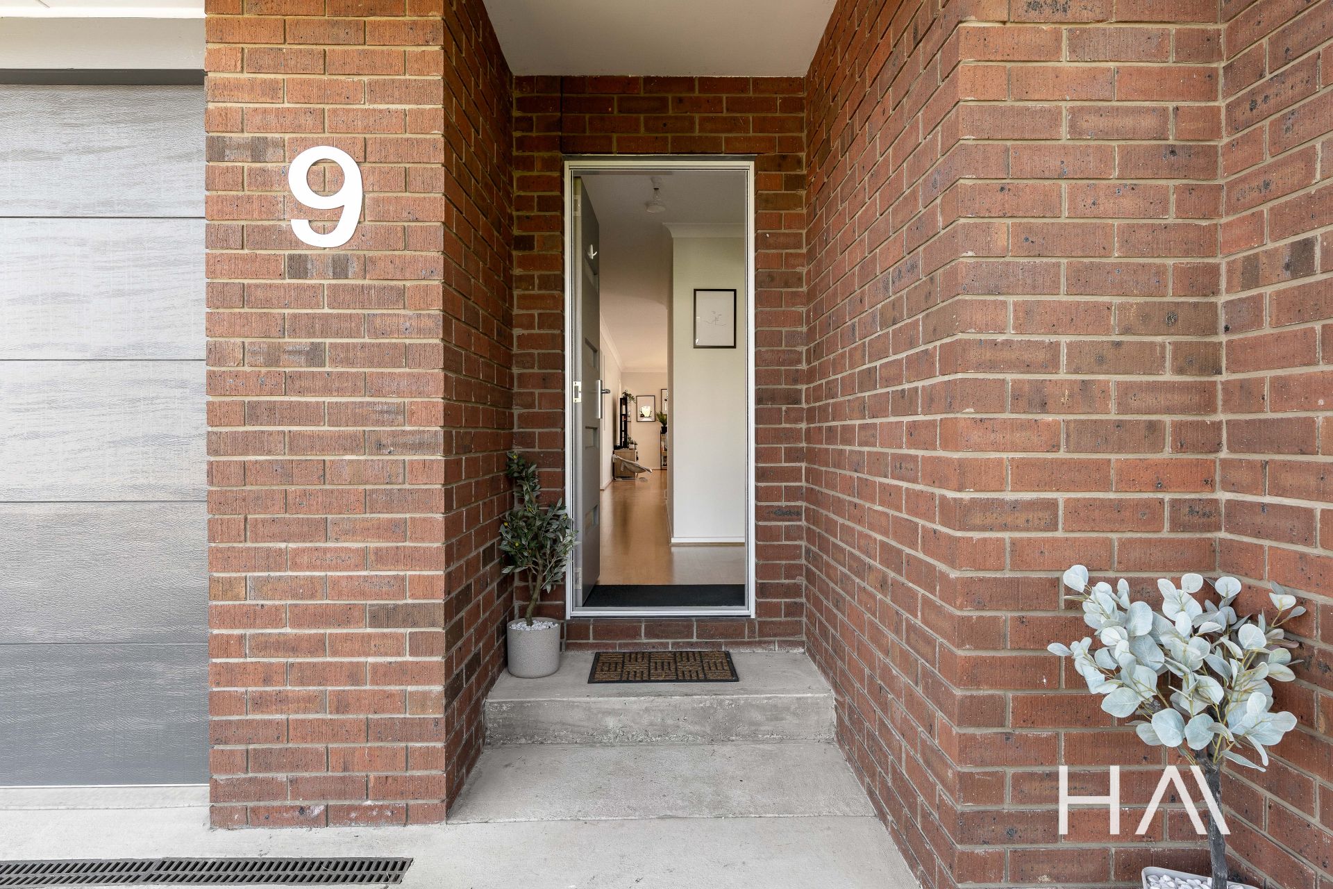 9 Mestre Court St Leonards, St Leonards - Thumbnail 3