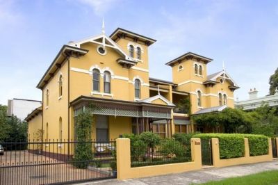 2/13-15 Collins Street, Annandale