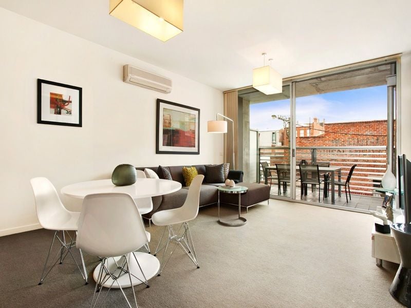 3/4 Victoria Street WINDSOR, Windsor - Thumbnail 2