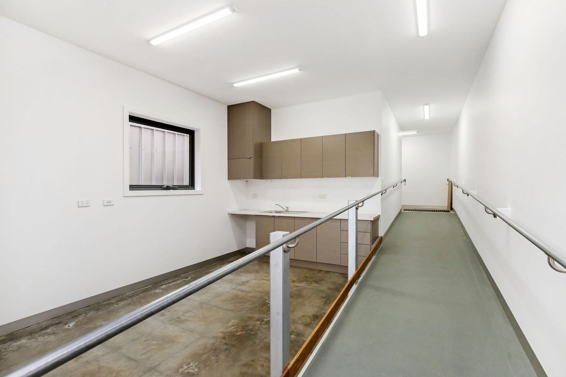 UNIQUE SPACE OFFERING A GROSS RENT EASE INCLUDING ELECTRICITY