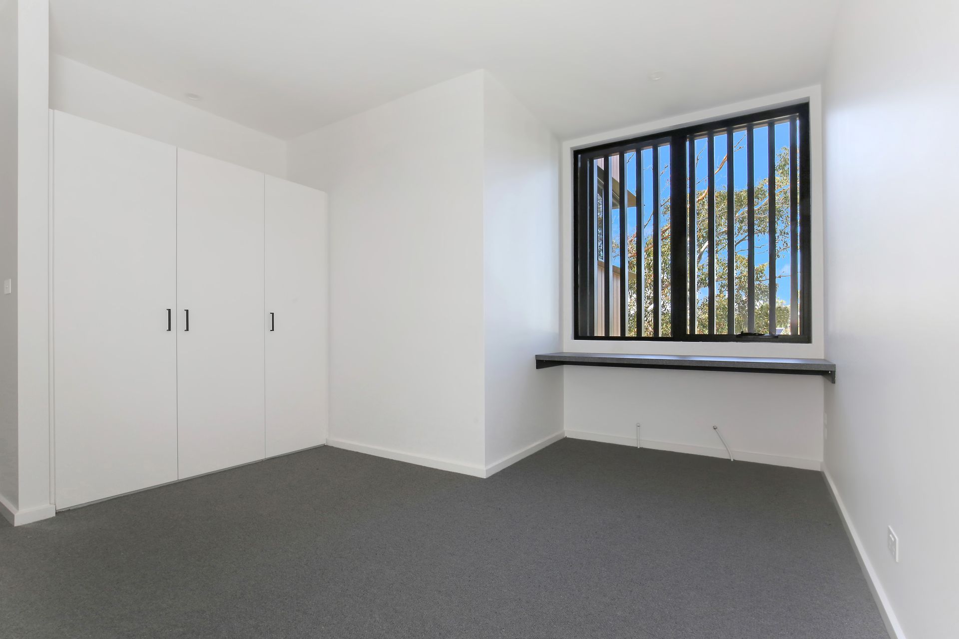 Design-Infused Townhouse In Prime Westgarth Locale!