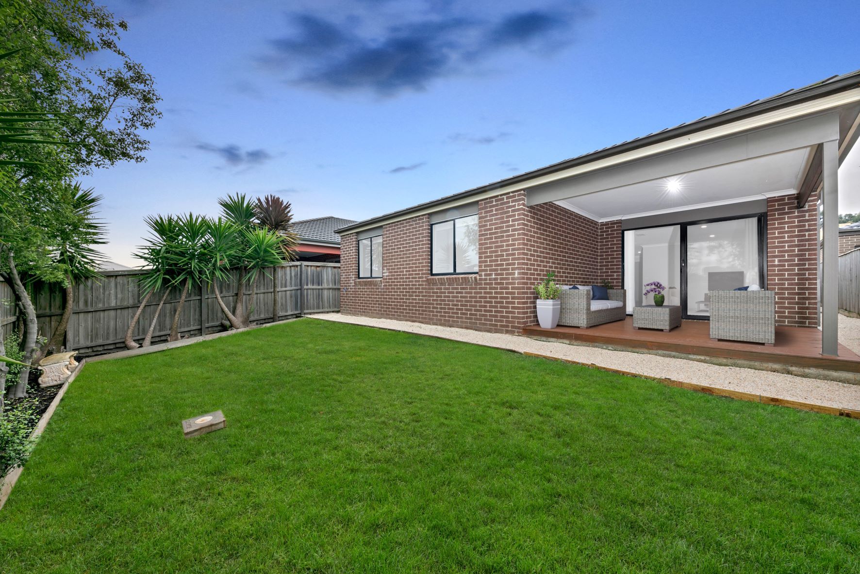 Hows this for Value - 4 Bedrooms + 2 Living Areas !
