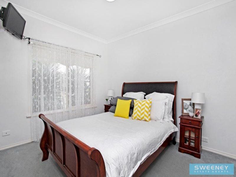 4 Dunstall Gardens, Caroline Springs - Thumbnail 6