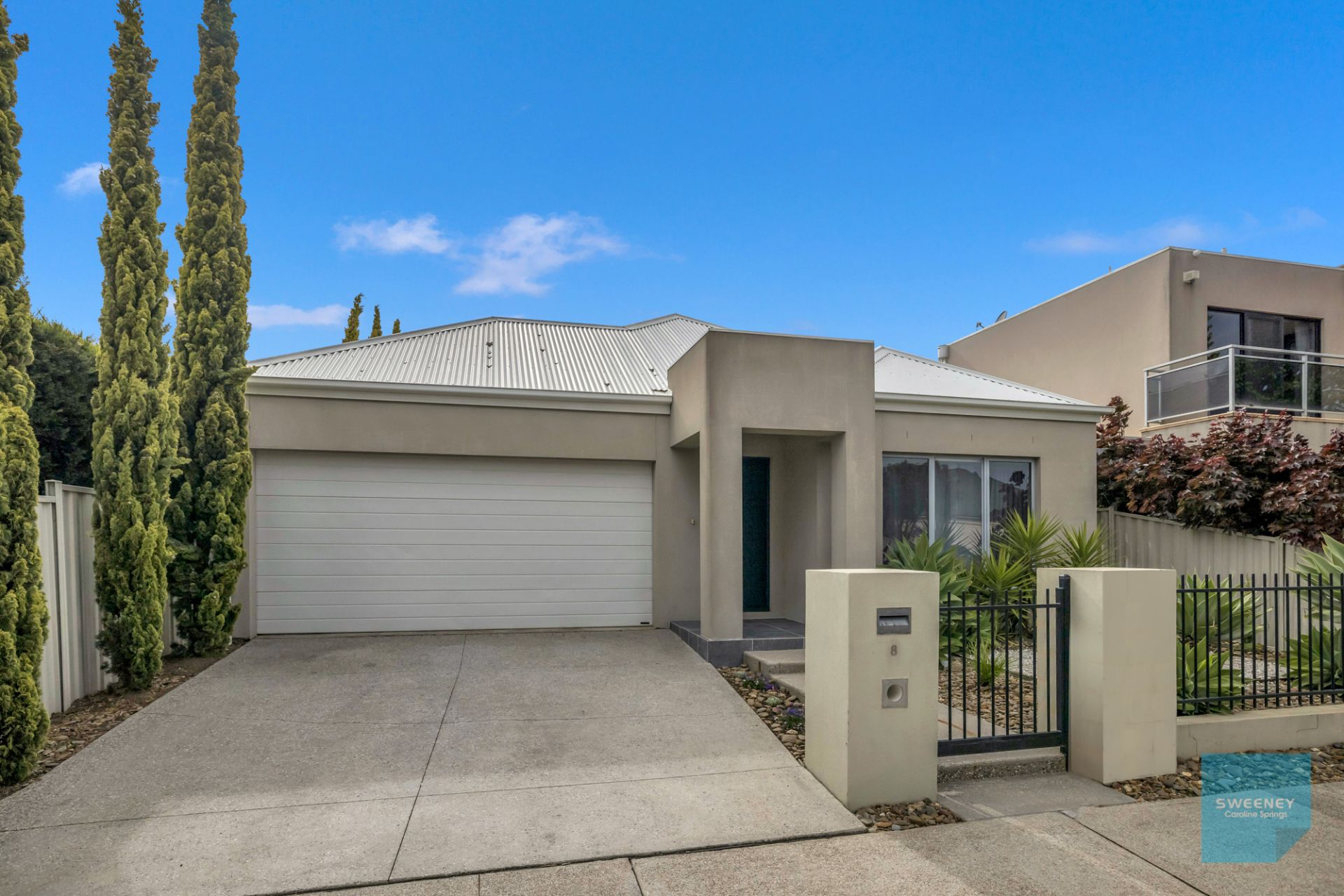 8 Linlithgow Parade, CAROLINE SPRINGS Sweeney Estate Agents