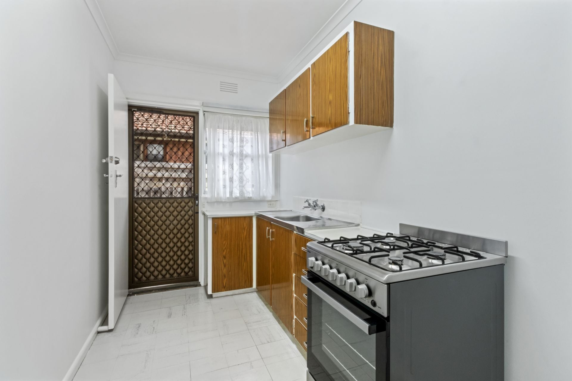 Delightful unit in the Oakhill Estate
