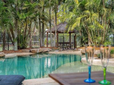 ACREAGE LIVING WITH THE WORKS