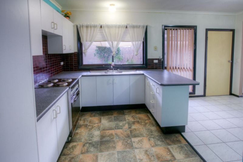 36 Waratah Way Wodonga VIC, Wodonga - Thumbnail 2
