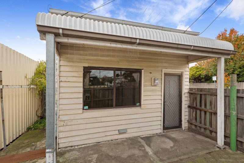 86 Tarrengower Street, Yarraville - Thumbnail 2