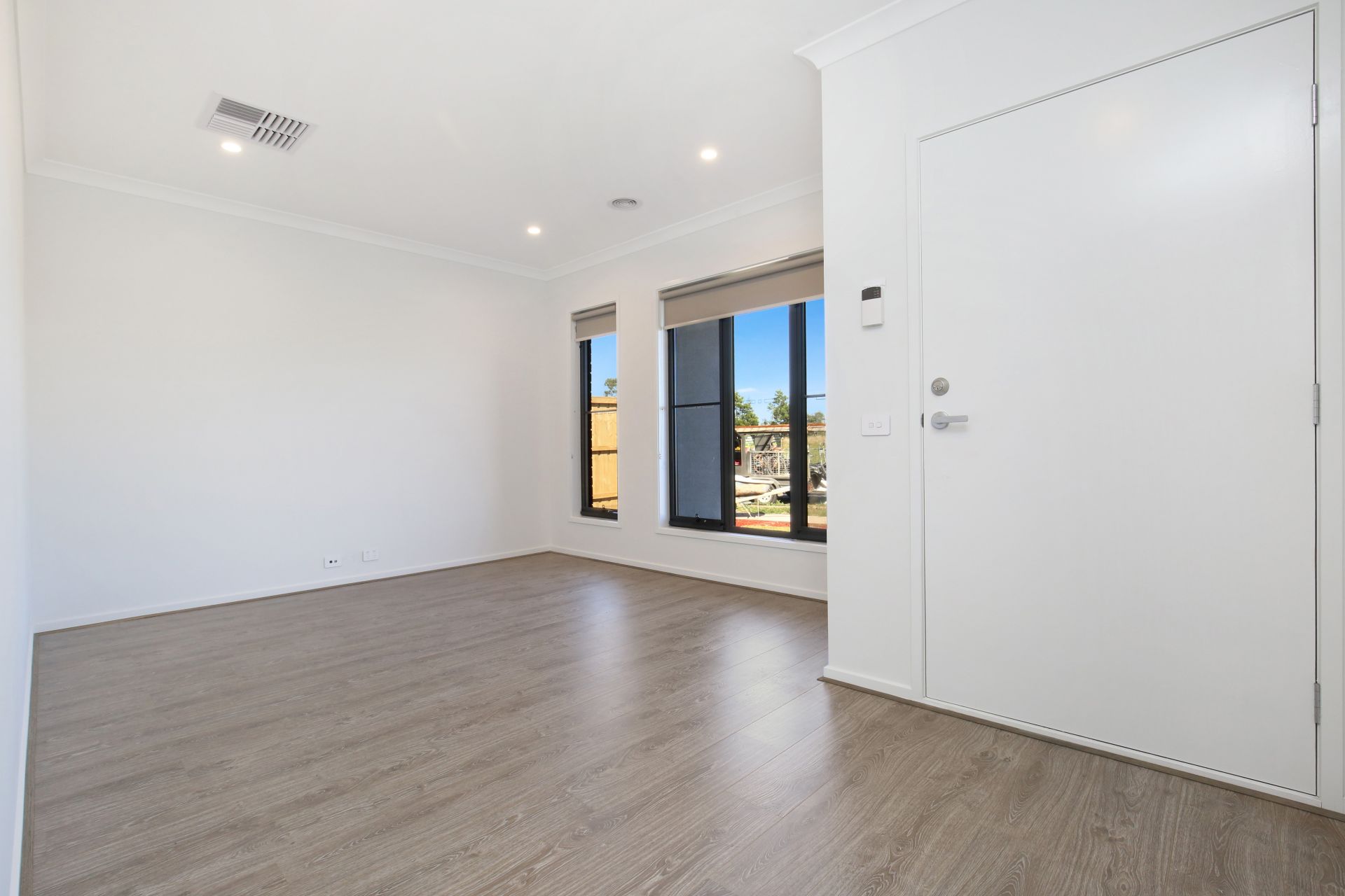 BRAND NEW FAMILY HOME  
Please enter Via Tesselaar Road and then Wayside Avenue.