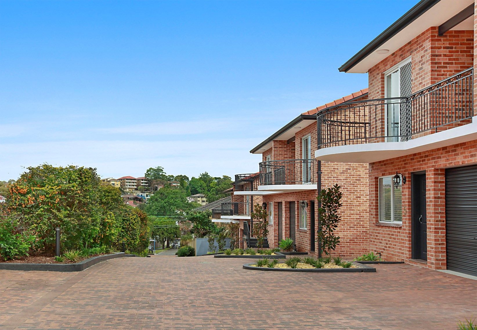 GORGEOUS FULLY RENOVATED TOWNHOUSE