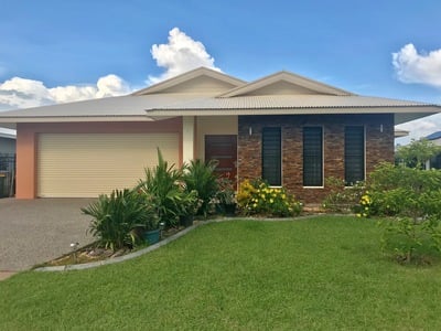 Spacious Family Home with 2 Living areas - Stay first week FREE !