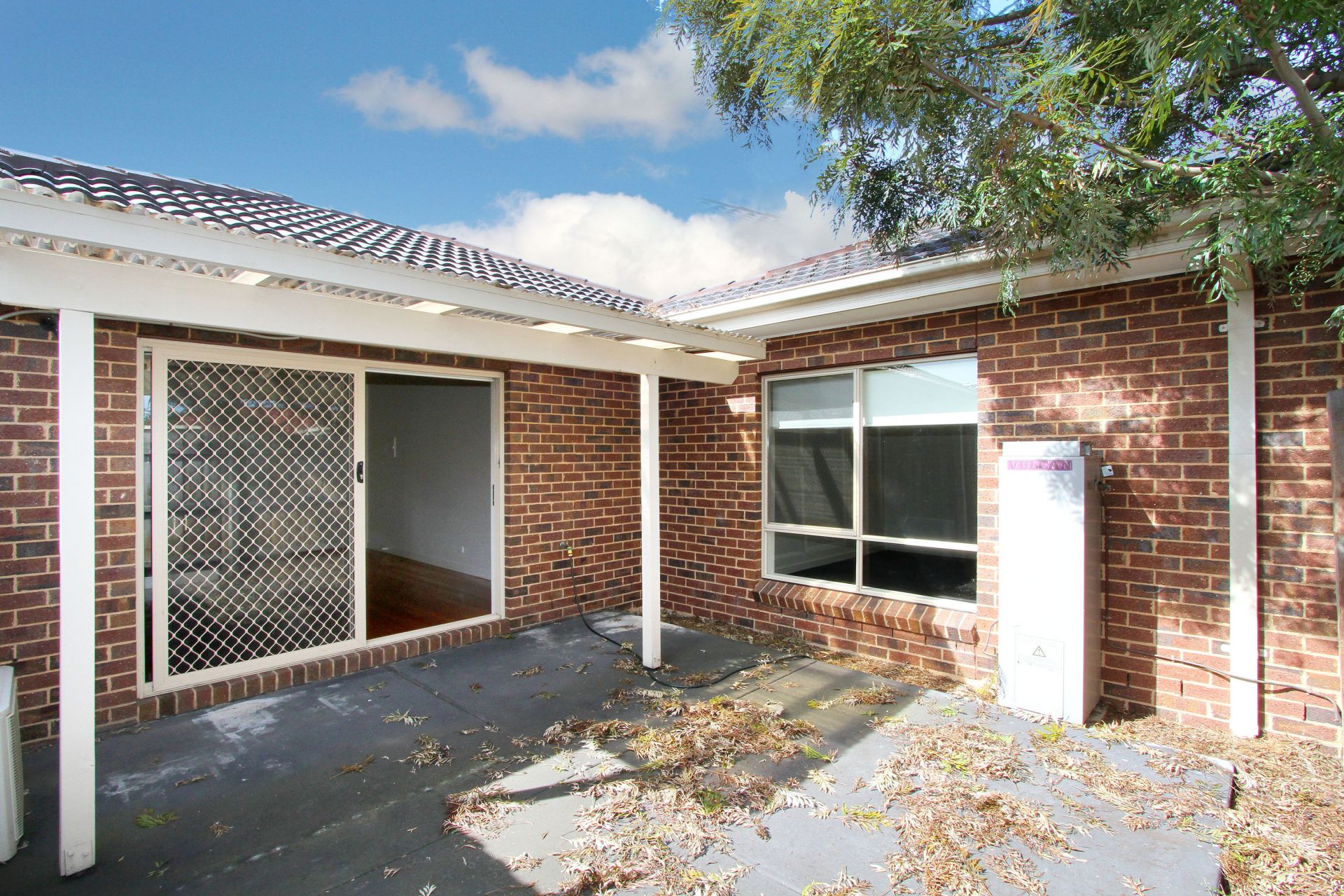 AFFORDABLE LIVING IN PRIME LOCATION!