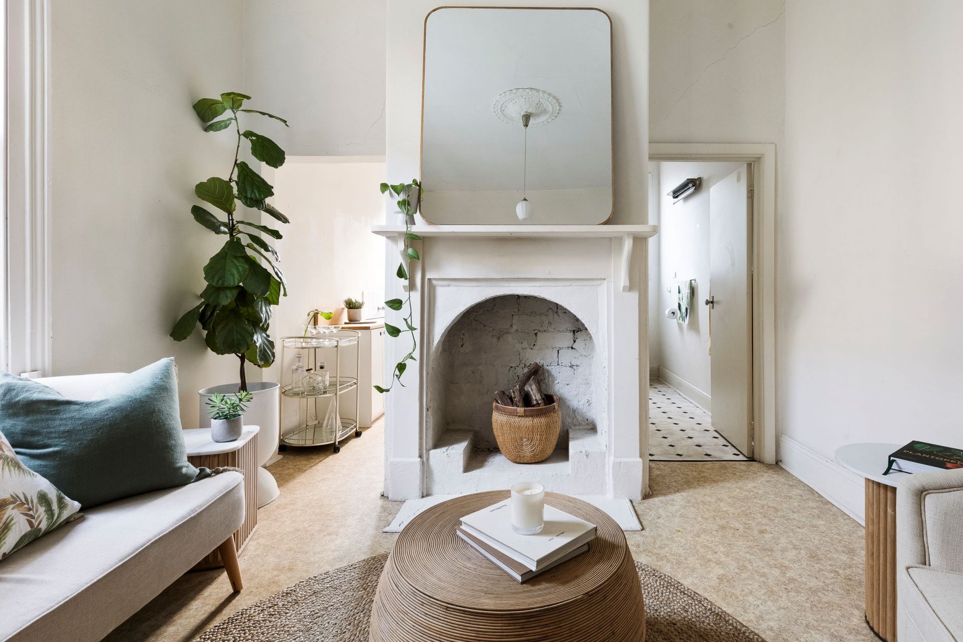 Victorian Terrace Is Located In The Heart Of Brunswick!