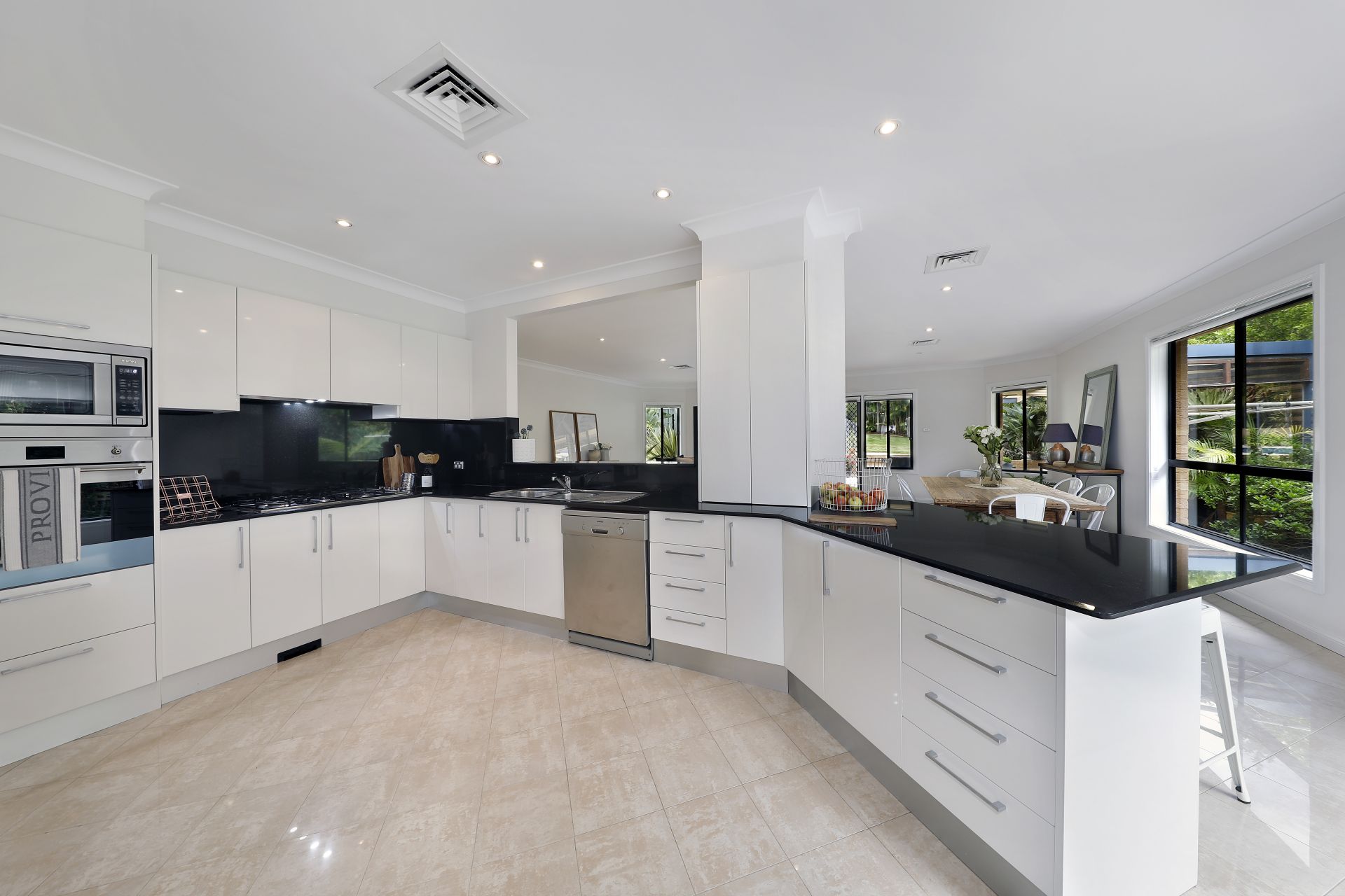 255 Sylvania Road South, GYMEA BAY, Gymea Bay - Thumbnail 6
