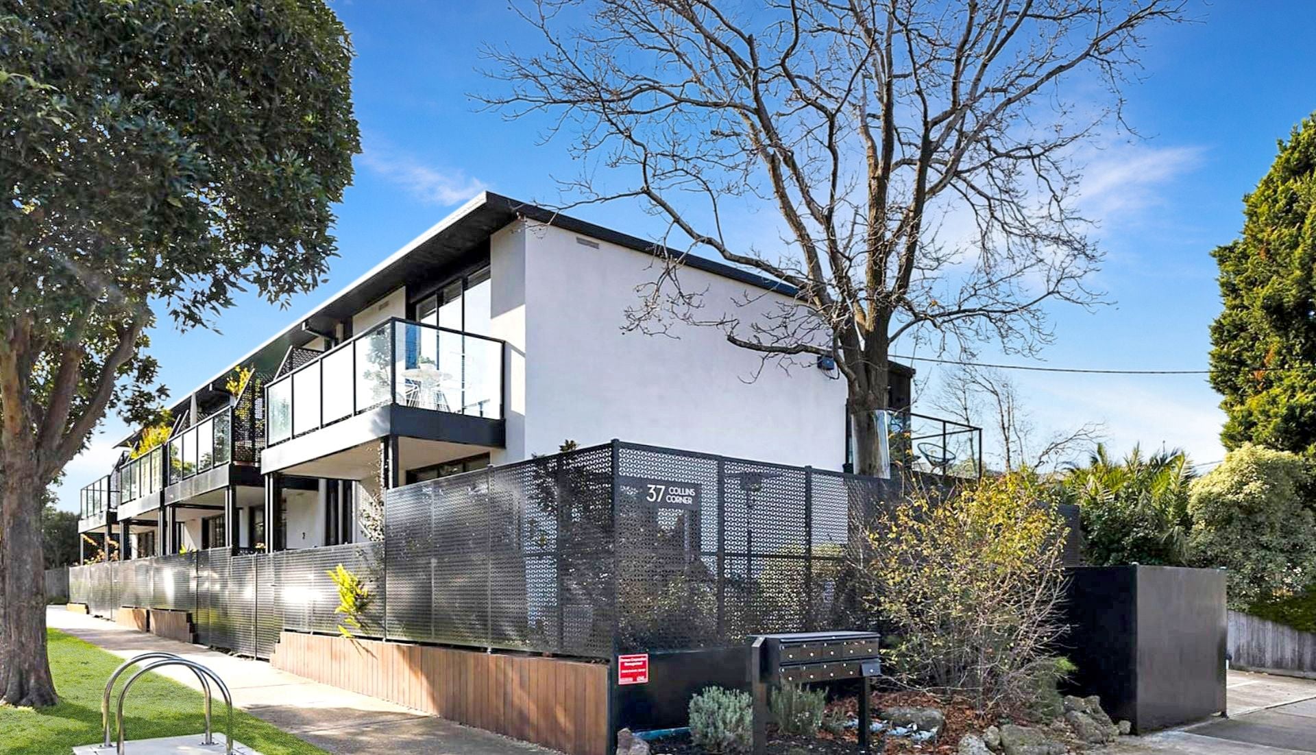 MODERN INNER NORTH LIVING