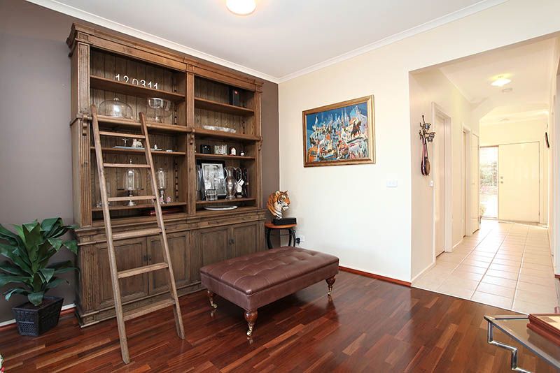 63 The Glades, Taylors Hill - Thumbnail 5