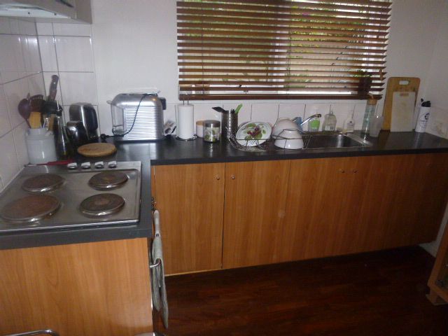**Room available in 2 bedroom unit house share**