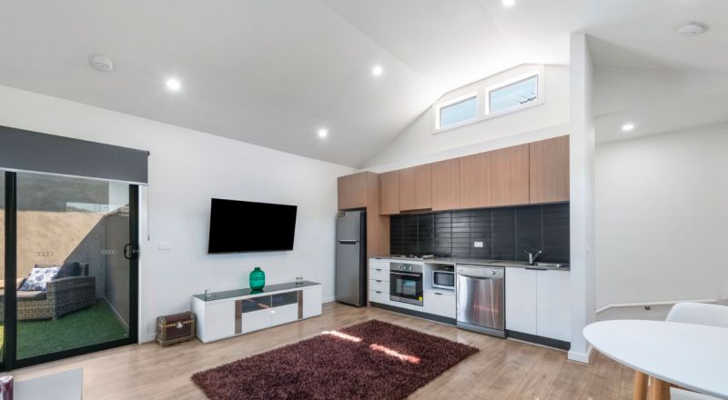 4/7 Barry Street, Reservoir