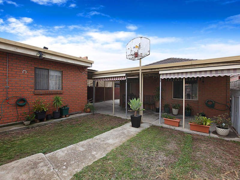 17 Tomkin Court