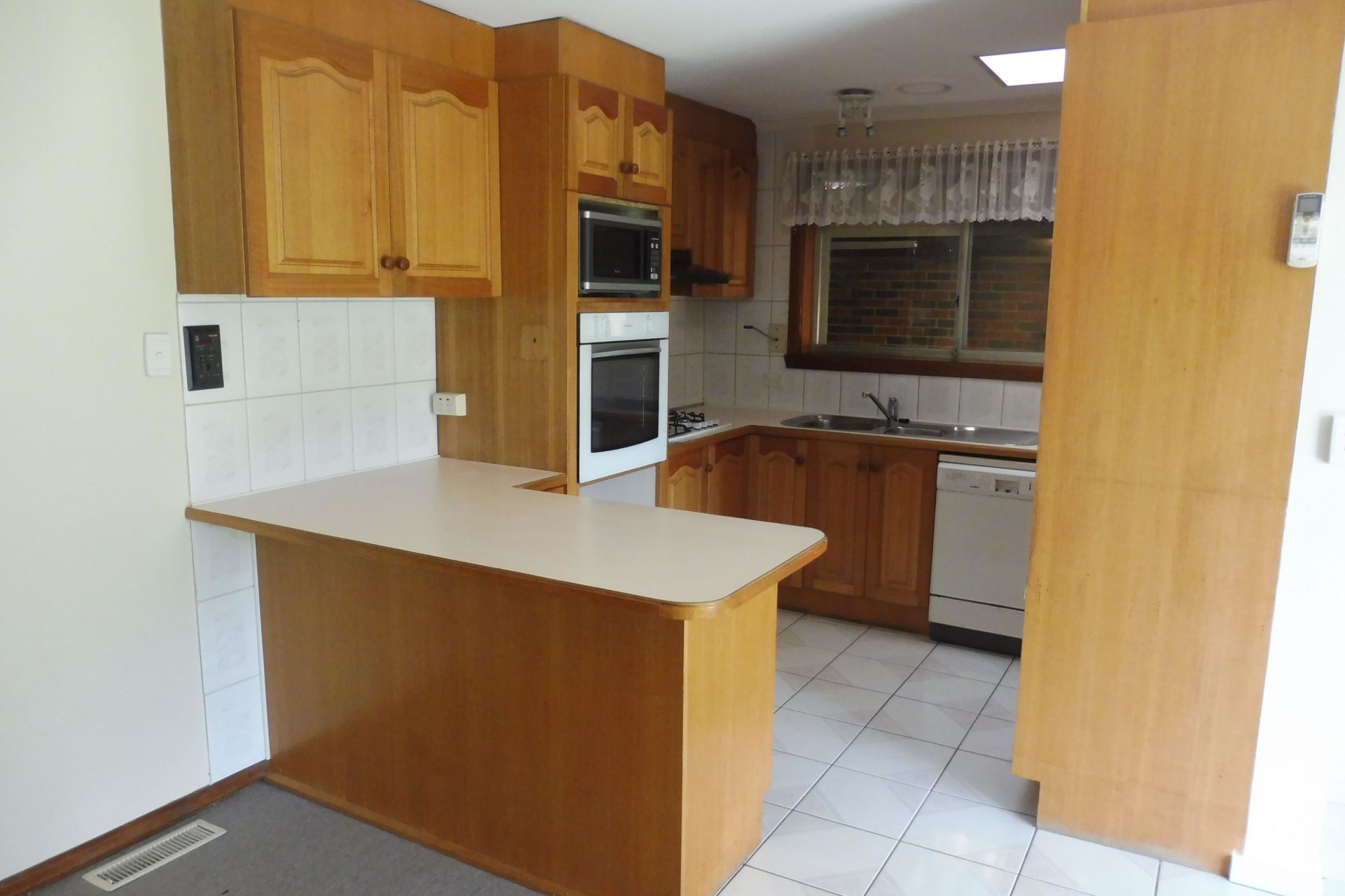4 BEDROOM FAMILY HOME IN PRIME LOCATION
