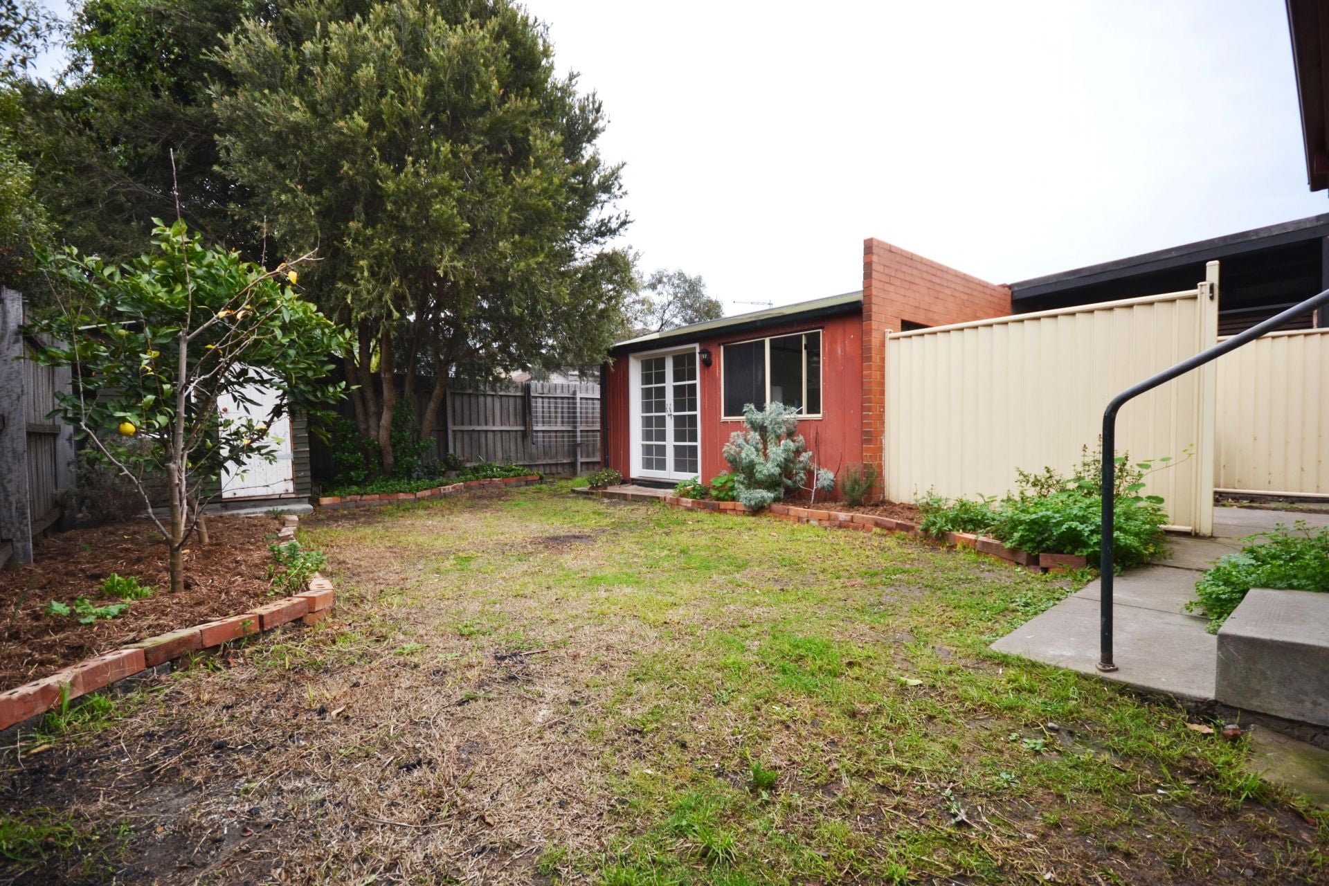 PEACEFUL RETREAT IN THE HEART OF THORNBURY