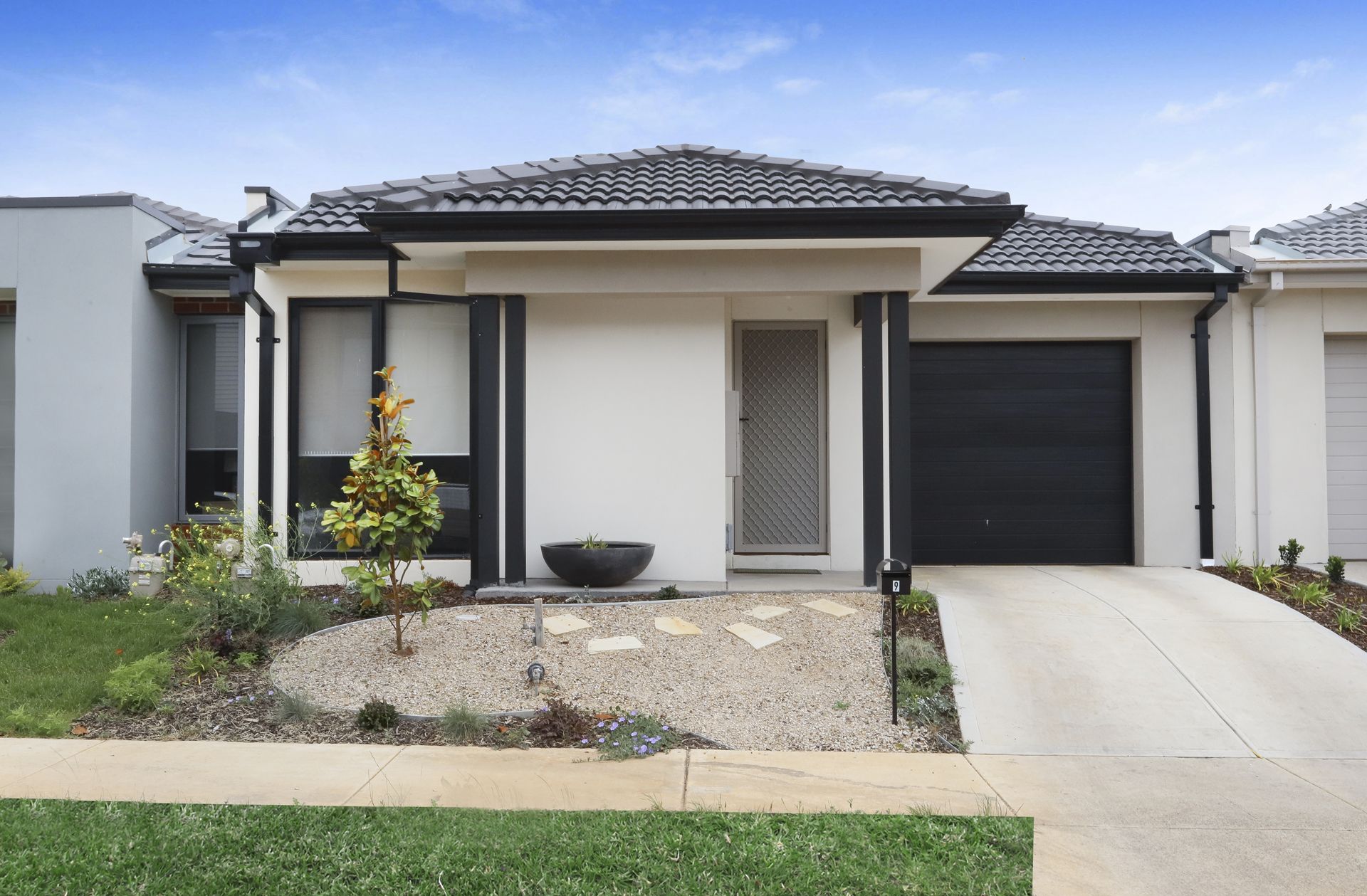 9 Homage Avenue Fraser Rise VIC, Fraser Rise - Thumbnail 3