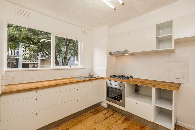 2/108 Cross Street, West Footscray - Thumbnail 2