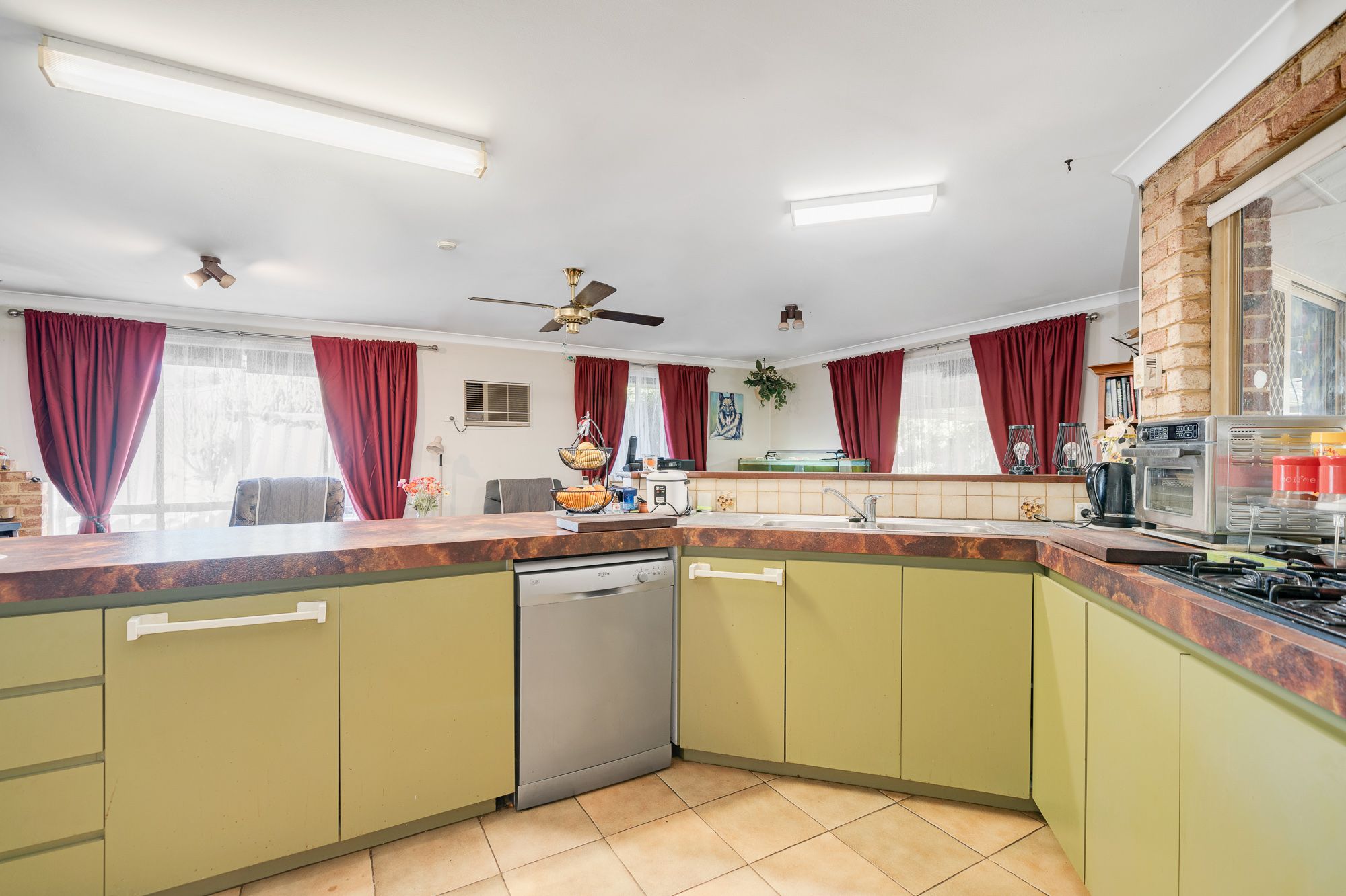4 Cobb Place, Gosnells