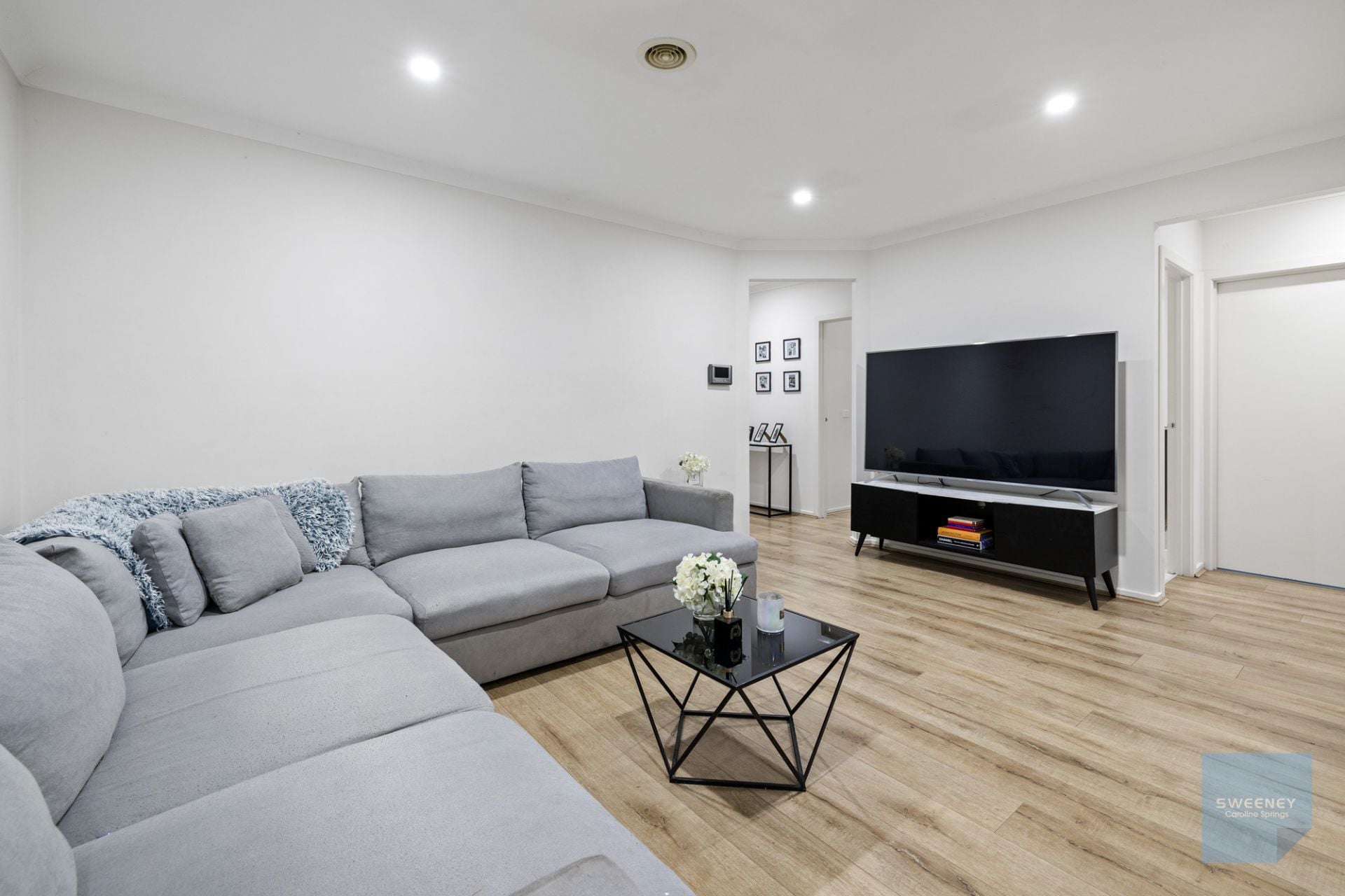 23 Zodiac Way, Fraser Rise - Thumbnail 8