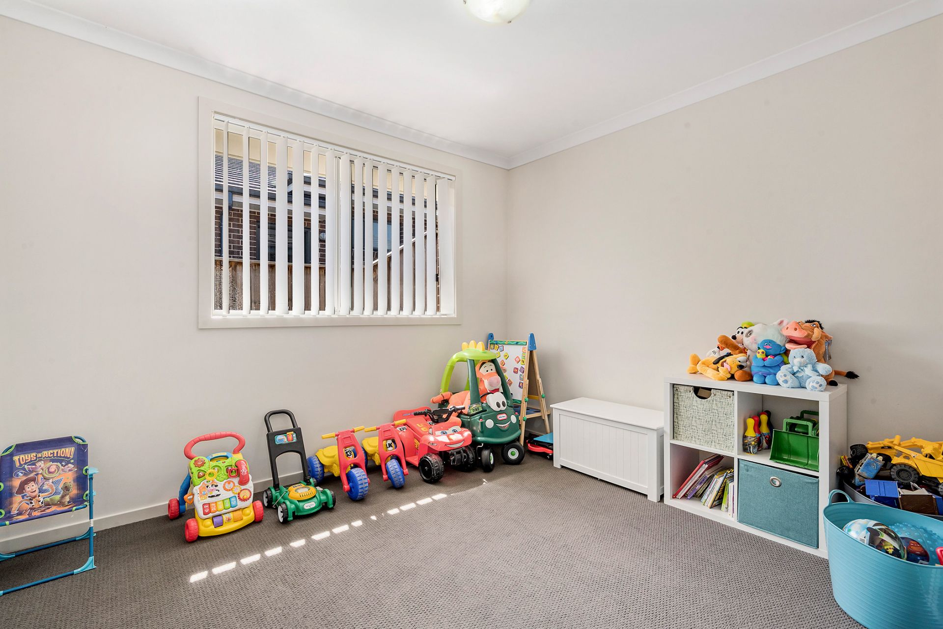 Real Estate For Sale 33 Menindee Avenue Blue Haven , NSW