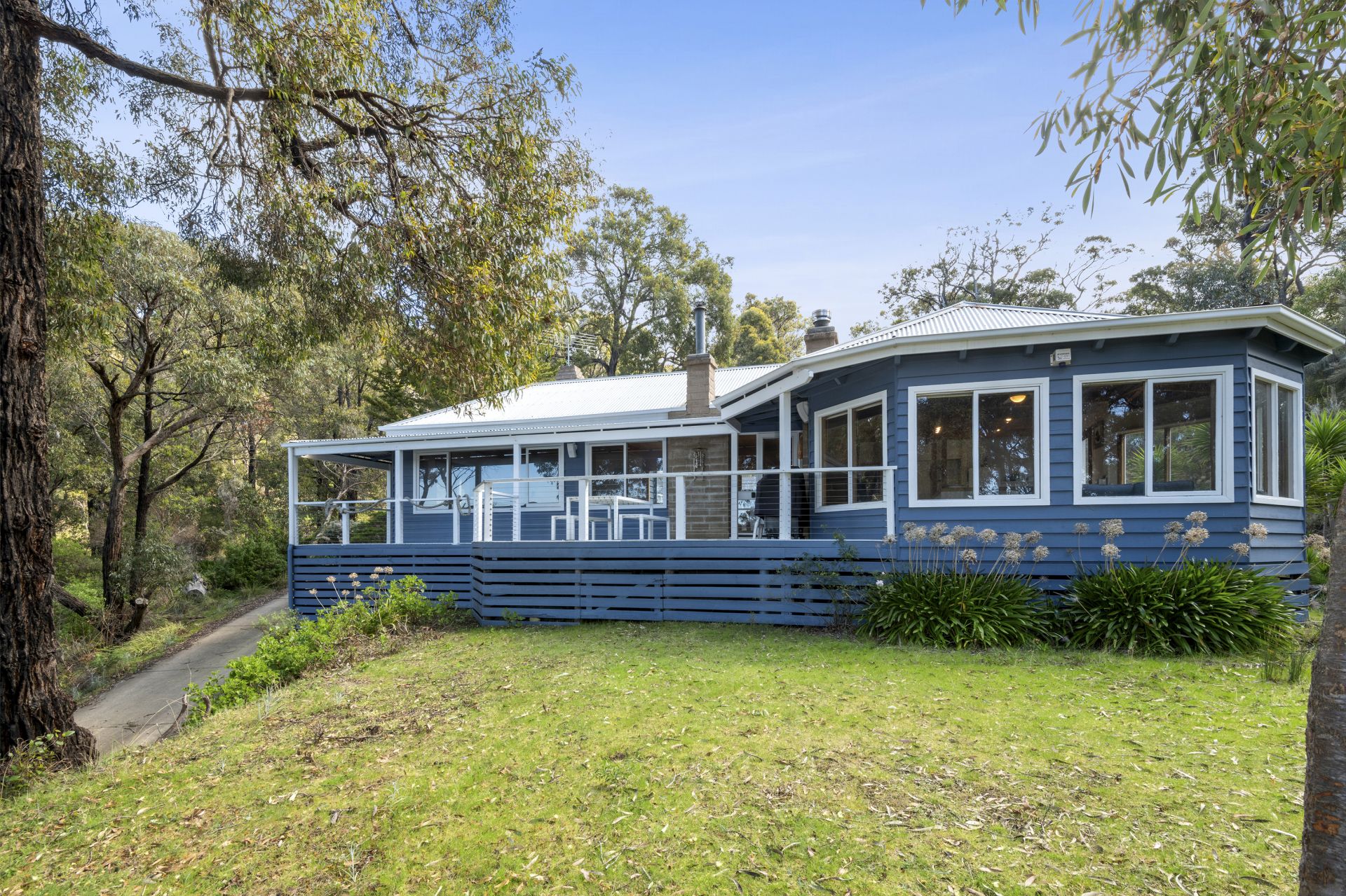 90 Bimbadeen Drive, Fairhaven - Thumbnail 2