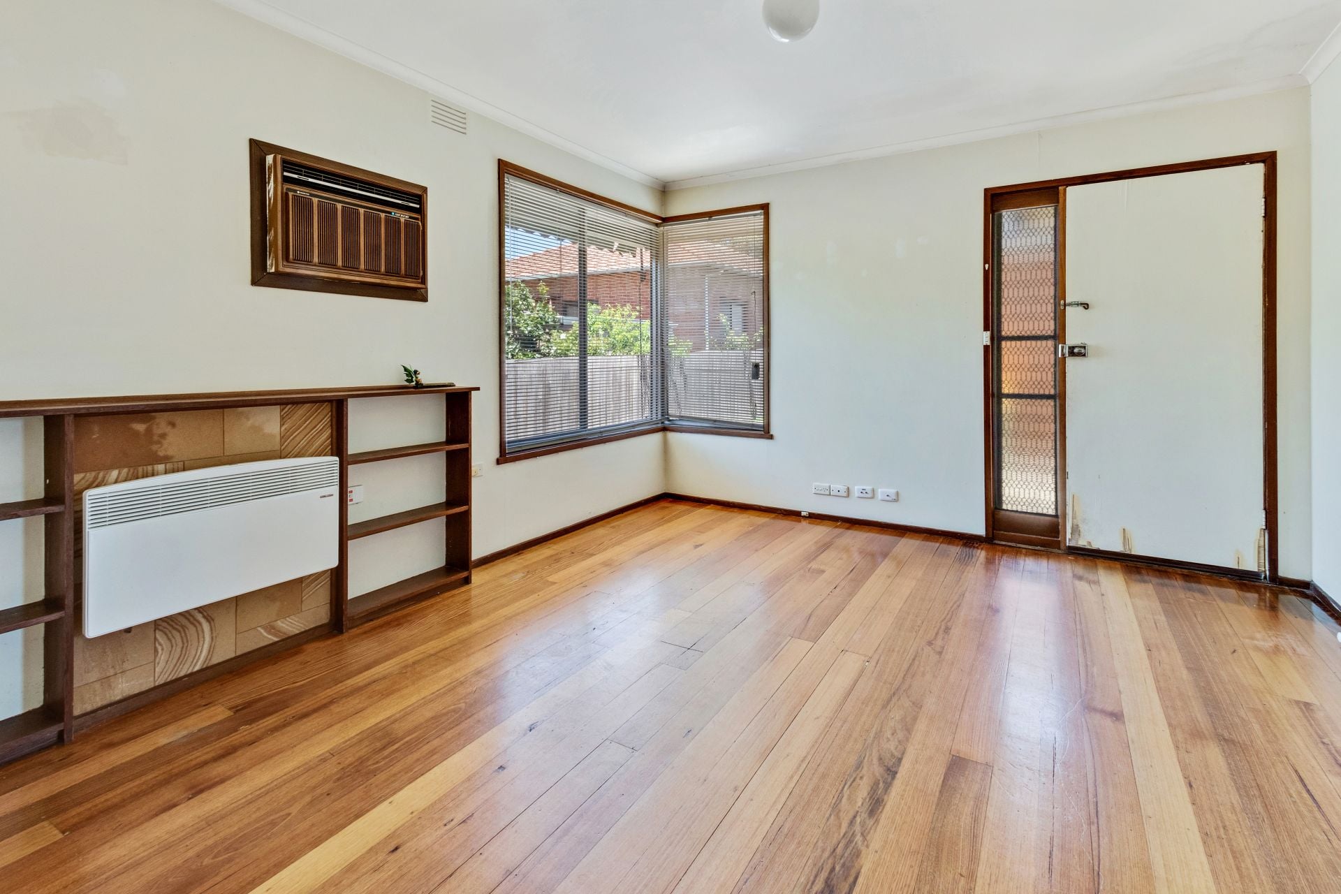 THE PERFECT TWO BEDROOM UNIT!