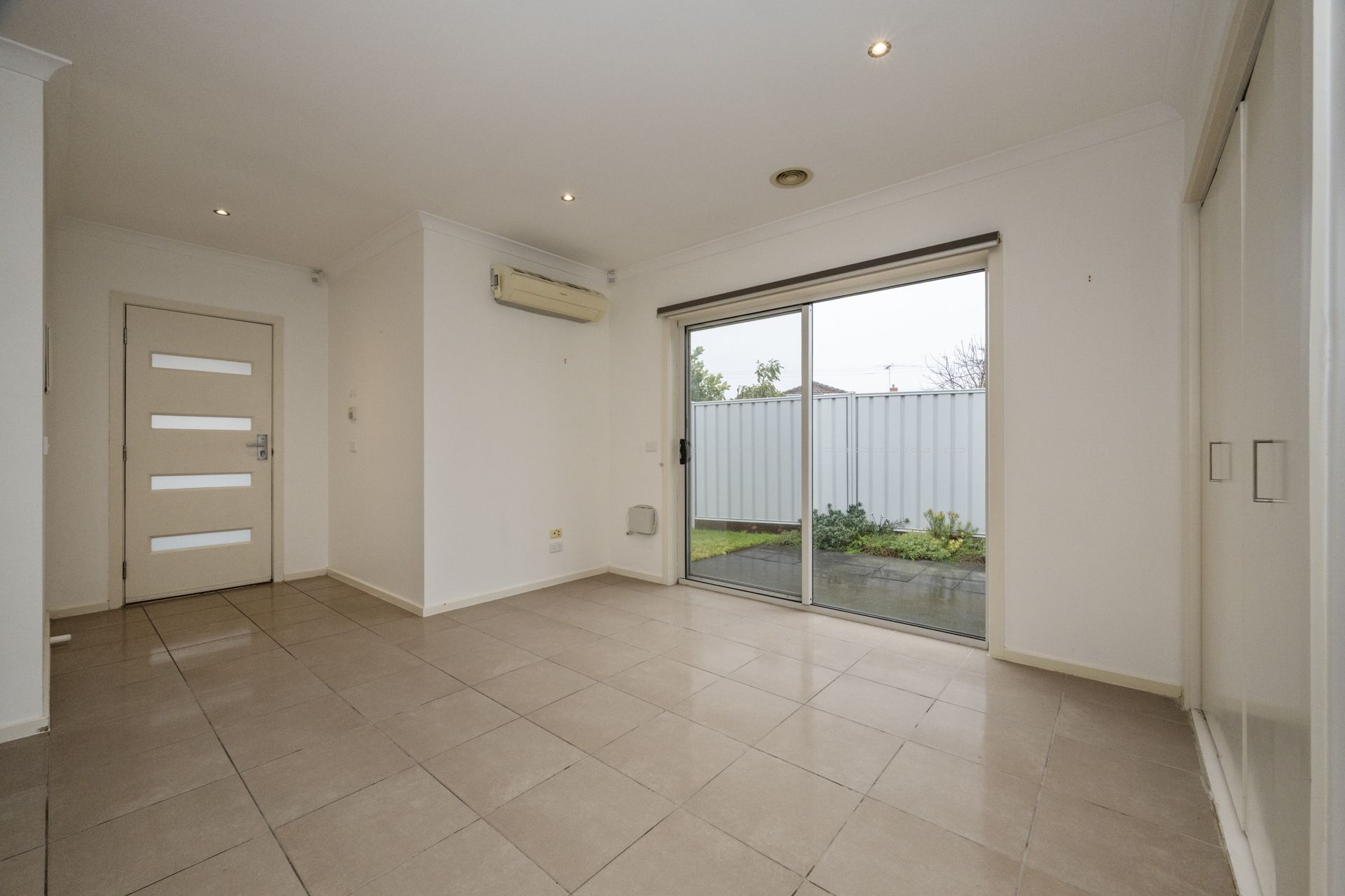 LOW MAINTENANCE CONVENIENT LIVING