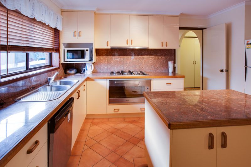 1085 Pemberton Street West Albury NSW, West Albury - Thumbnail 2