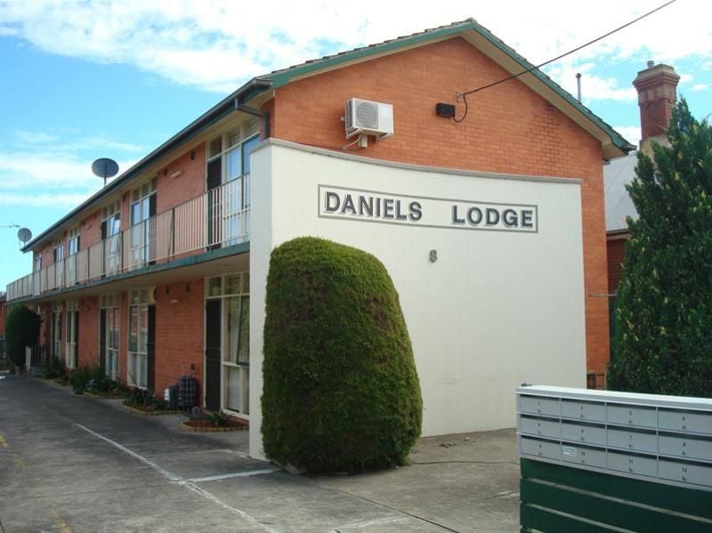 Walking Distance to High Street