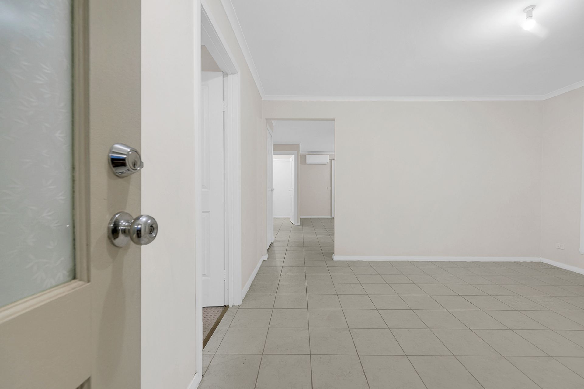 COSY & CLEAN TWO BEDROOM!