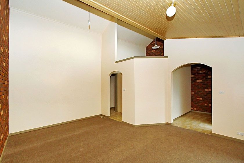SPACIOUS 2 BEDROOM UNIT