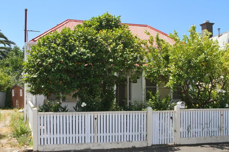 VICTORIAN CHARM WITH CITY COMFORTS