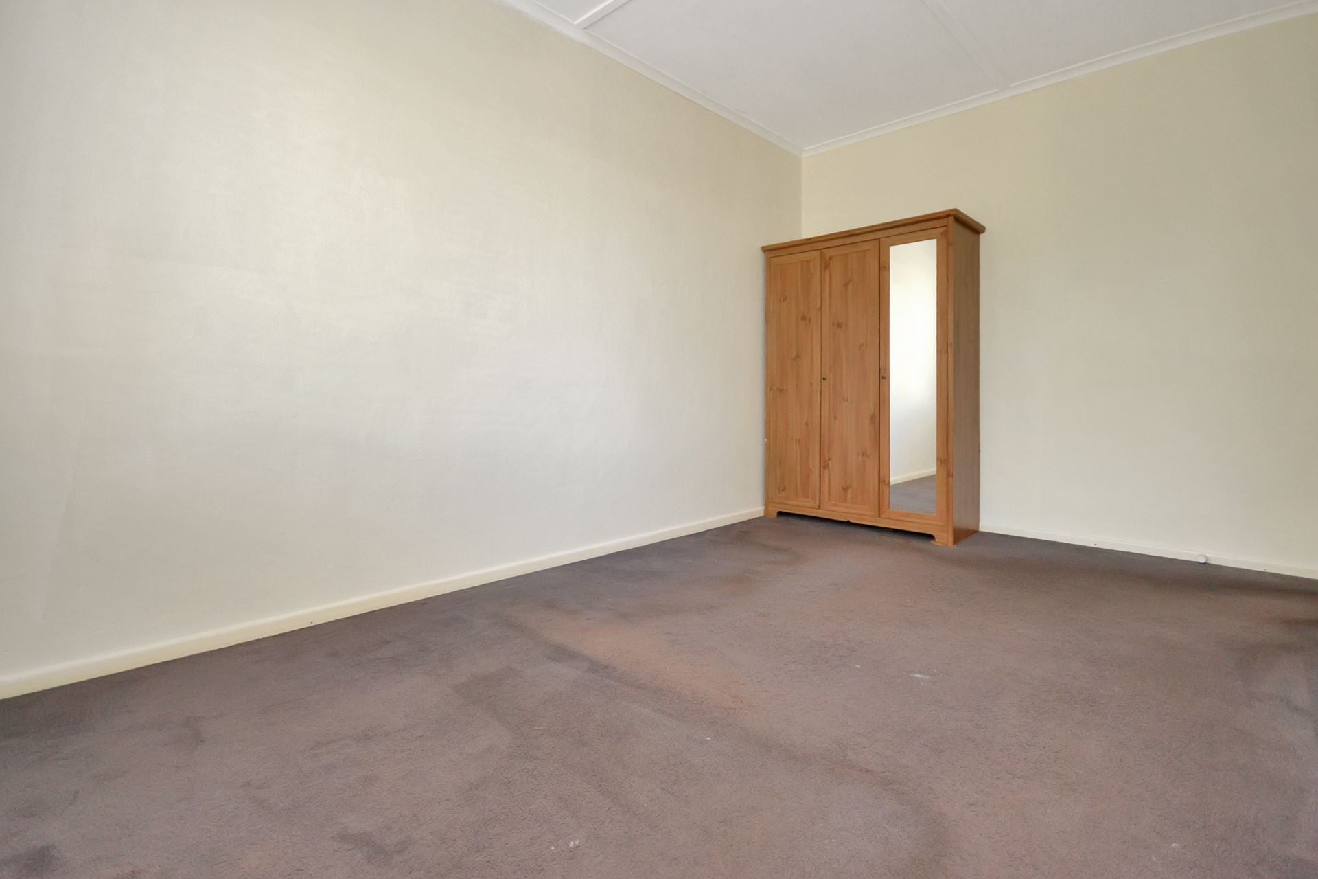 WELL PRESENTED & IN AN IDEAL LOCATION