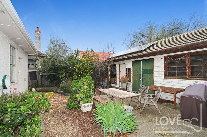 Rich in Character Set In Tranquil Setting