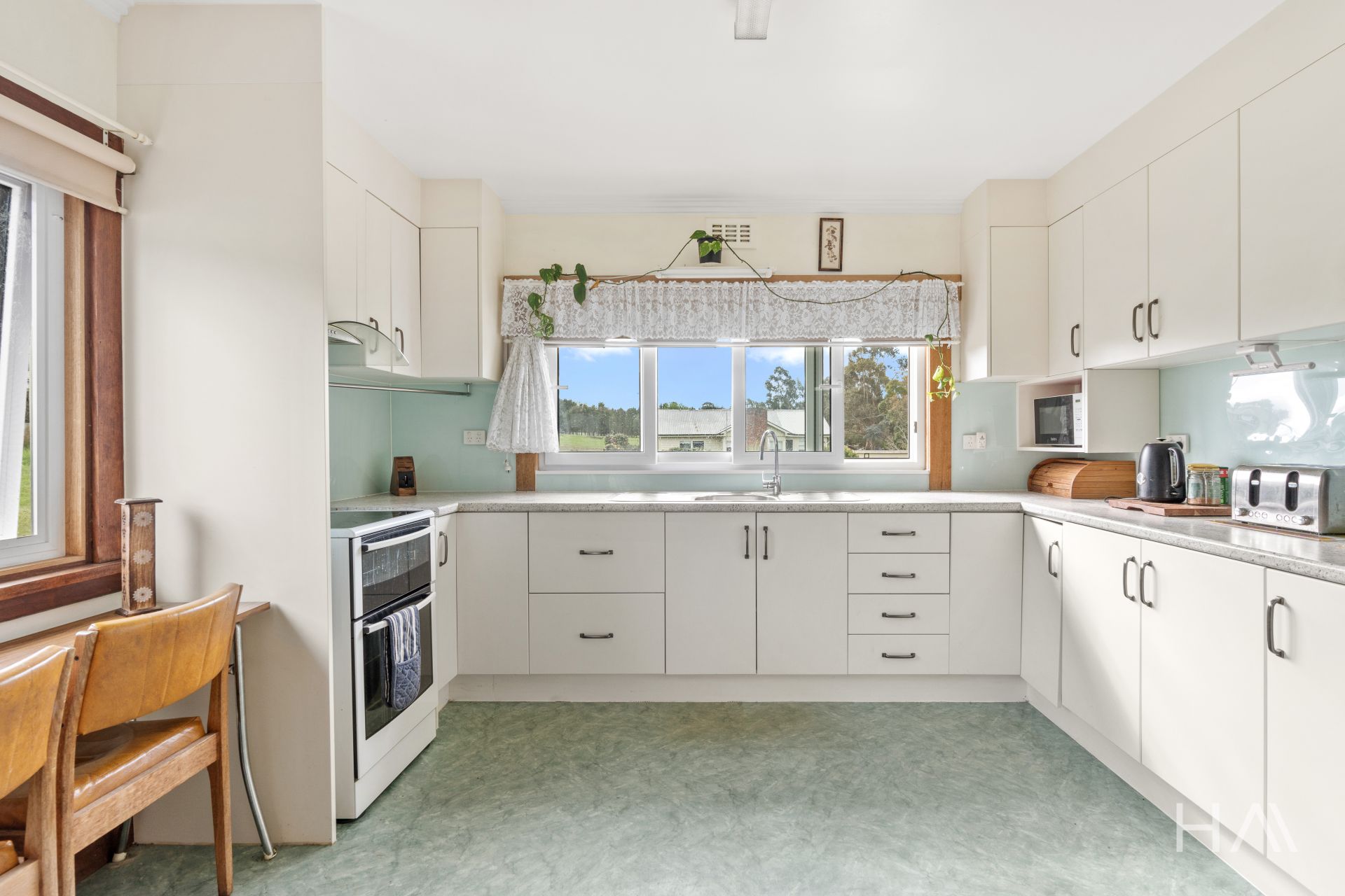 14 Gravelly Beach Road Blackwall, Blackwall - Thumbnail 5