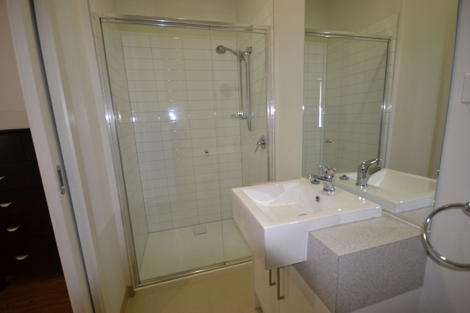 AS NEW & FULLY FURNISHED