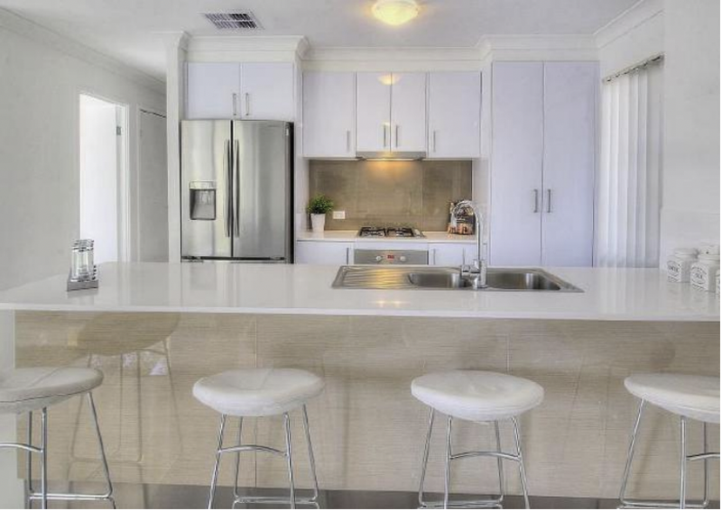 PARK RIDGE, Park Ridge - Image 1