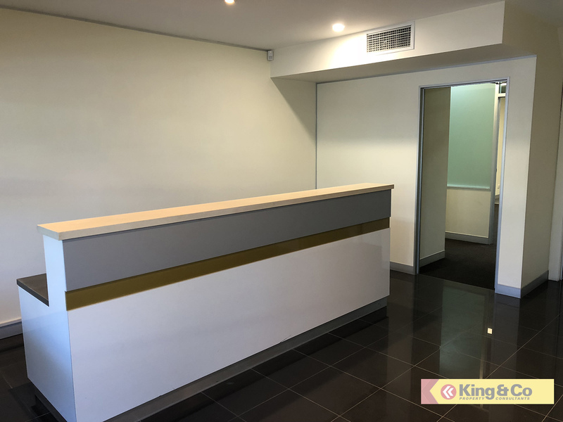 FUNCTIONAL PROPERTY IN WINDSOR/NEWMARKET!