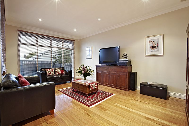 208 Mont Albert Road, Surrey Hills - Thumbnail 2