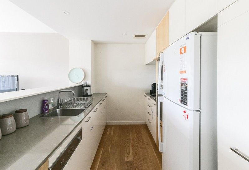 2/15 Liardet Street, Port Melbourne - Thumbnail 5