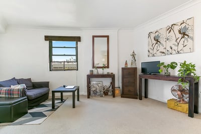 IDEAL INVESTMENT IN PREMIUM LOCATION WITH CITY SKYLINE VIEWS = FULLY FURNISHED 