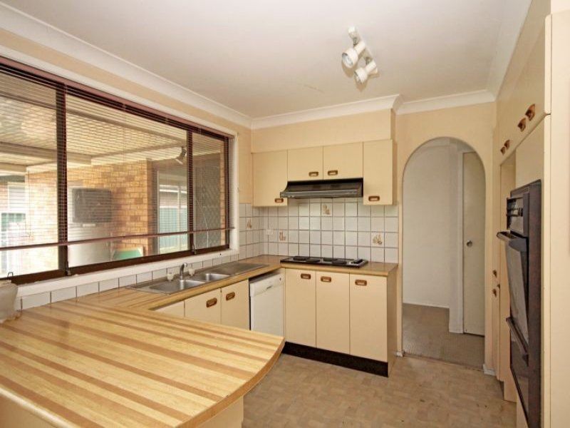 6 Loder Crescent, South Windsor - Thumbnail 5