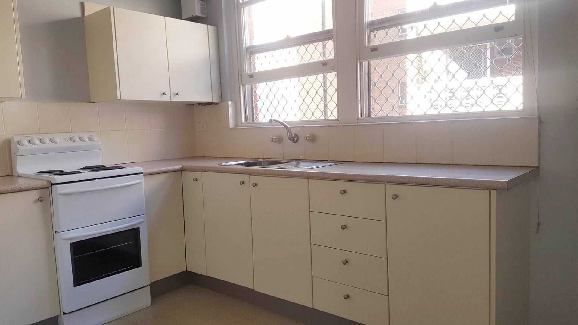 9 Wilbar Avenue, Cronulla - Thumbnail 2