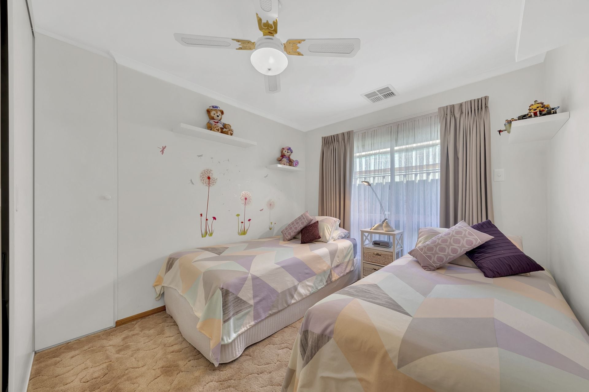 Effortless Living, Inspired Entertaining.        UNDER CONTRACT